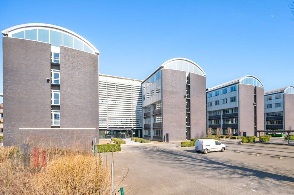 Commerce à louer à Merelbeke 9820 20370.00€  chambres 1577.00m² - annonce 579376