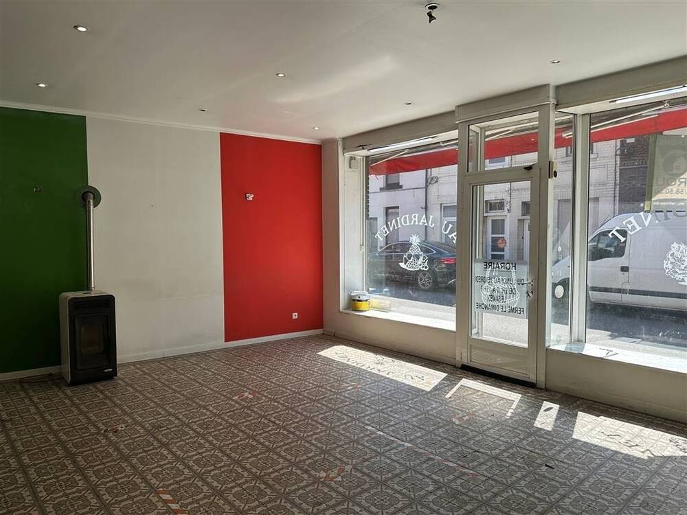 Handelszaak te  koop in Jumet 6040 125000.00€ 1 slaapkamers 195.00m² - Zoekertje 580102