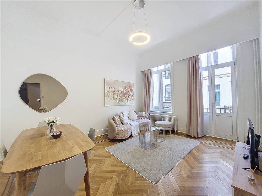 Appartement te  huur in Elsene 1050 1300.00€ 1 slaapkamers 60.00m² - Zoekertje 579716