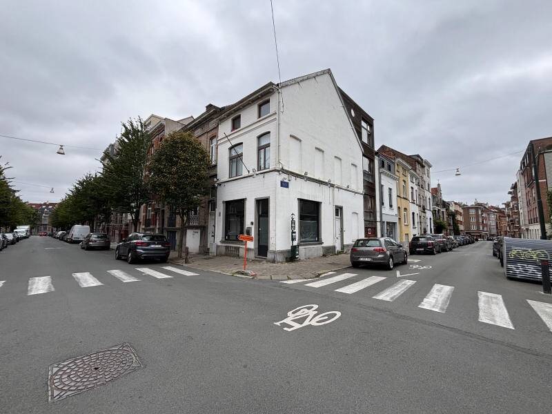 Commerce à louer à Uccle 1180 740.00€ chambres 40.00m² - annonce 581384