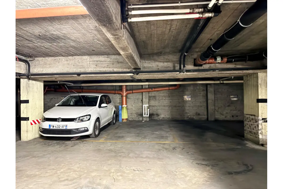 Box te  koop in Elsene 1050 27500.00€  slaapkamers m² - Zoekertje 582279