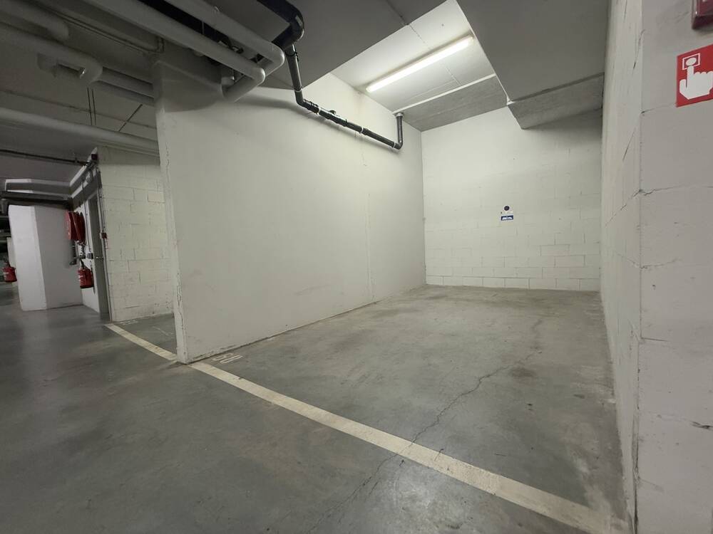 Parking / garage à louer à Ixelles 1050 130.00€ chambres m² - annonce 580894