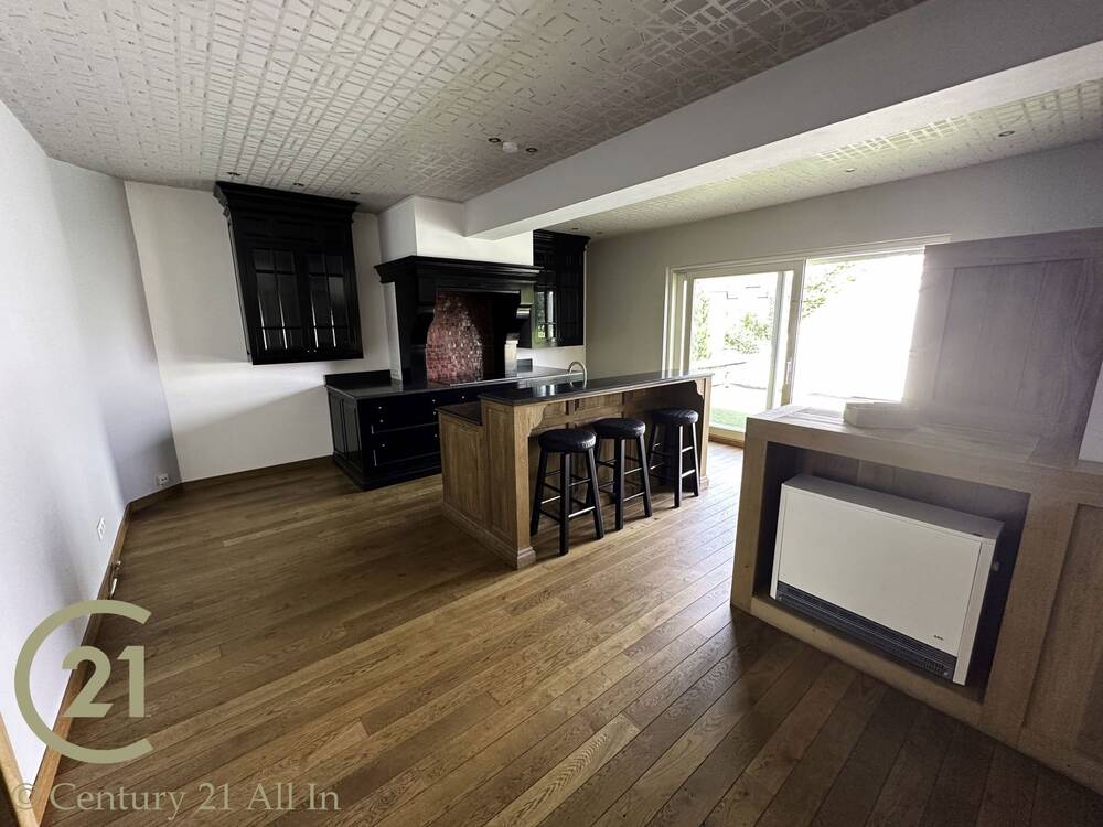 Triplex te  huur in Doornik 7500 1150.00€ 4 slaapkamers 210.00m² - Zoekertje 581337