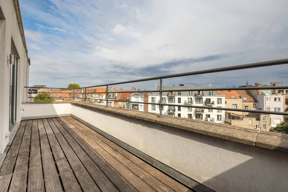 Penthouse te koop in Schaarbeek 1030 240000.00€ 1 slaapkamers 72.00m² - Zoekertje 583214