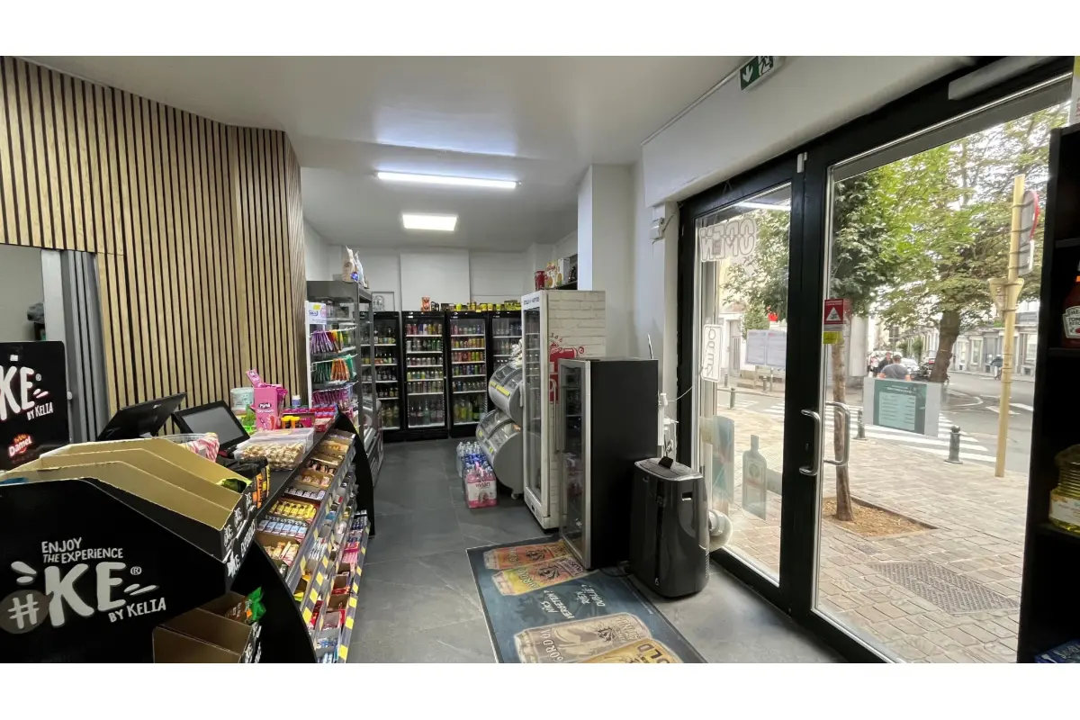 Handelszaak te  koop in Elsene 1050 150000.00€  slaapkamers 57.00m² - Zoekertje 583785
