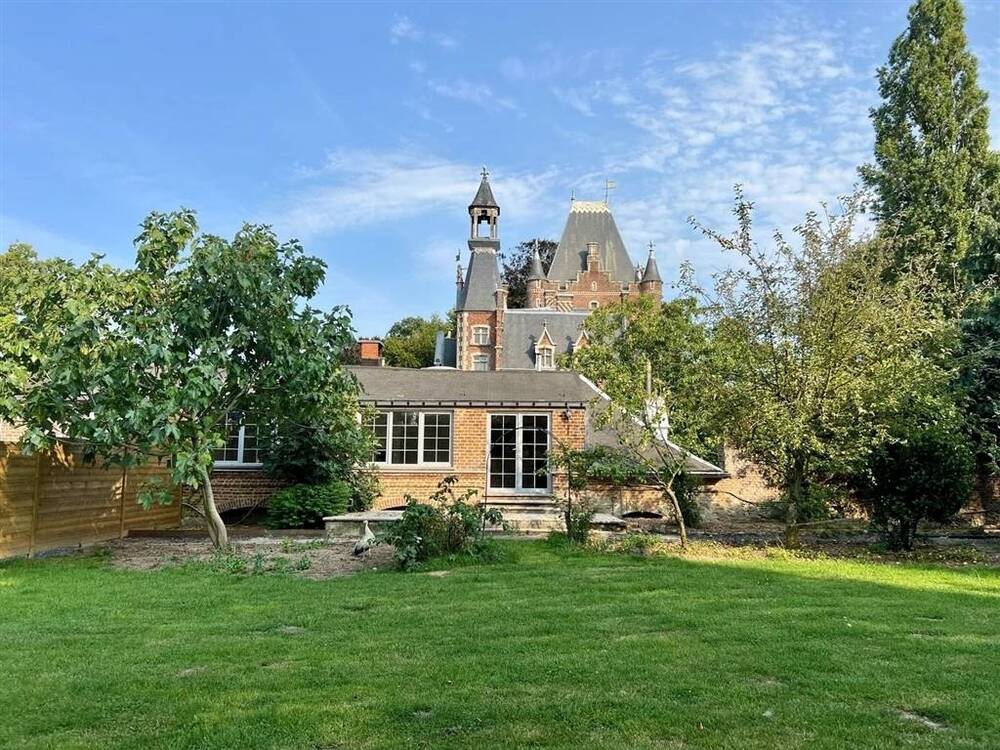 Château à louer à Chaussée-Notre-Dame-Louvignies 7063 1400.00€ 2 chambres 130.00m² - annonce 586053