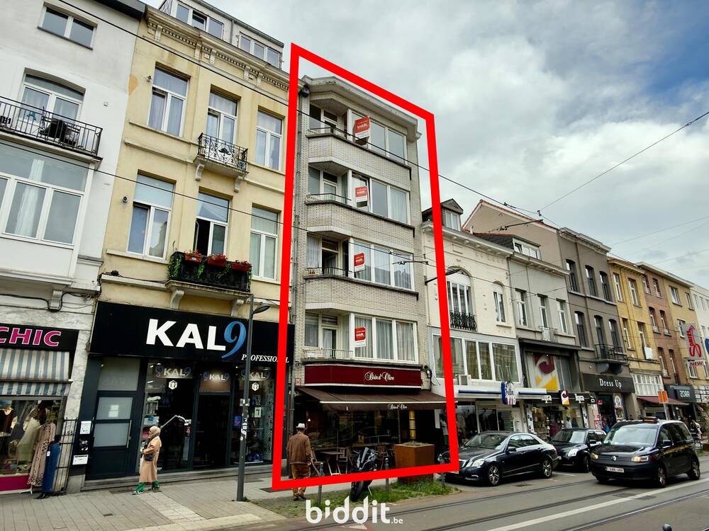 Mixgebouw te  koop in Anderlecht 1070 695000.00€  slaapkamers m² - Zoekertje 586203