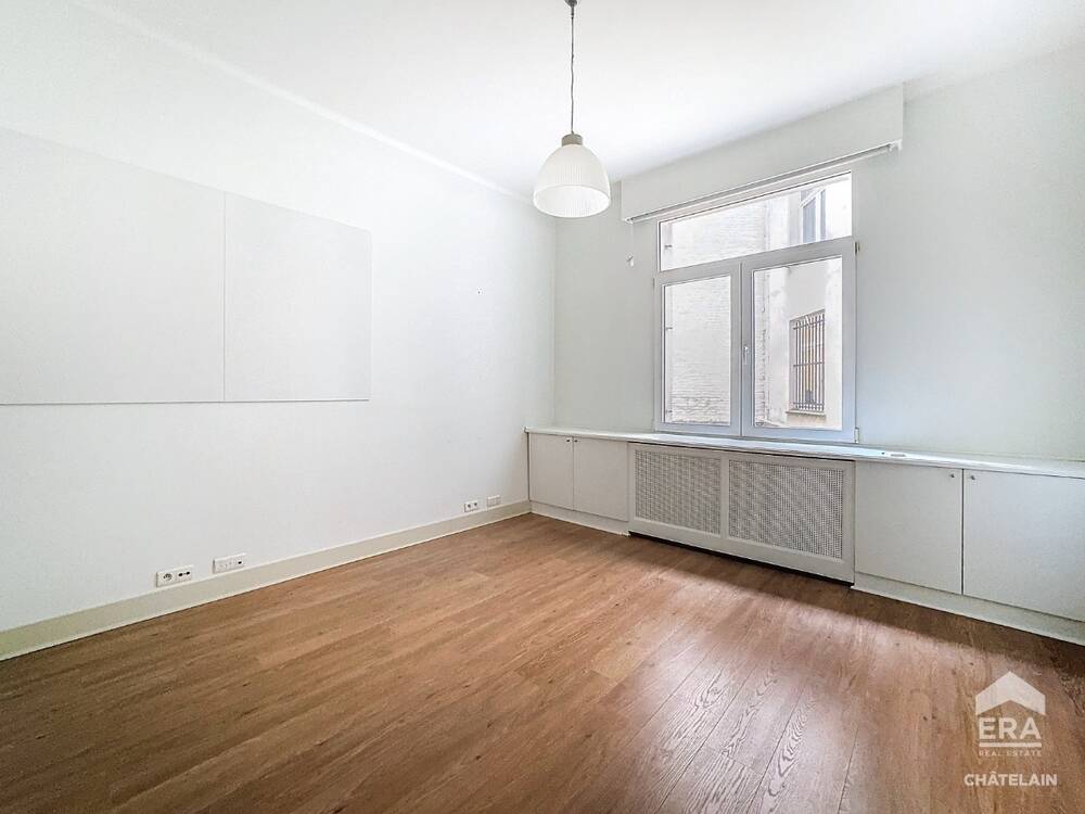 Handelszaak te huur in Brussel 1000 700.00€ 0 slaapkamers 15.00m² - Zoekertje 587657