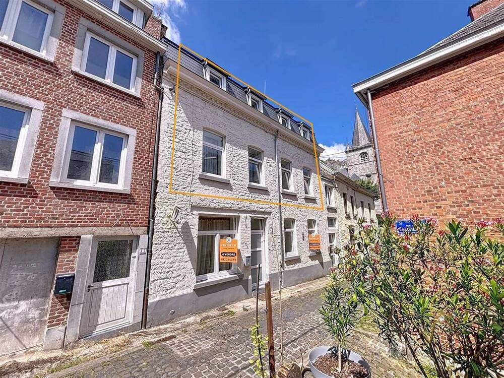 Triplex te  huur in Bouvignes-sur-Meuse 5500 800.00€ 3 slaapkamers 130.00m² - Zoekertje 587974
