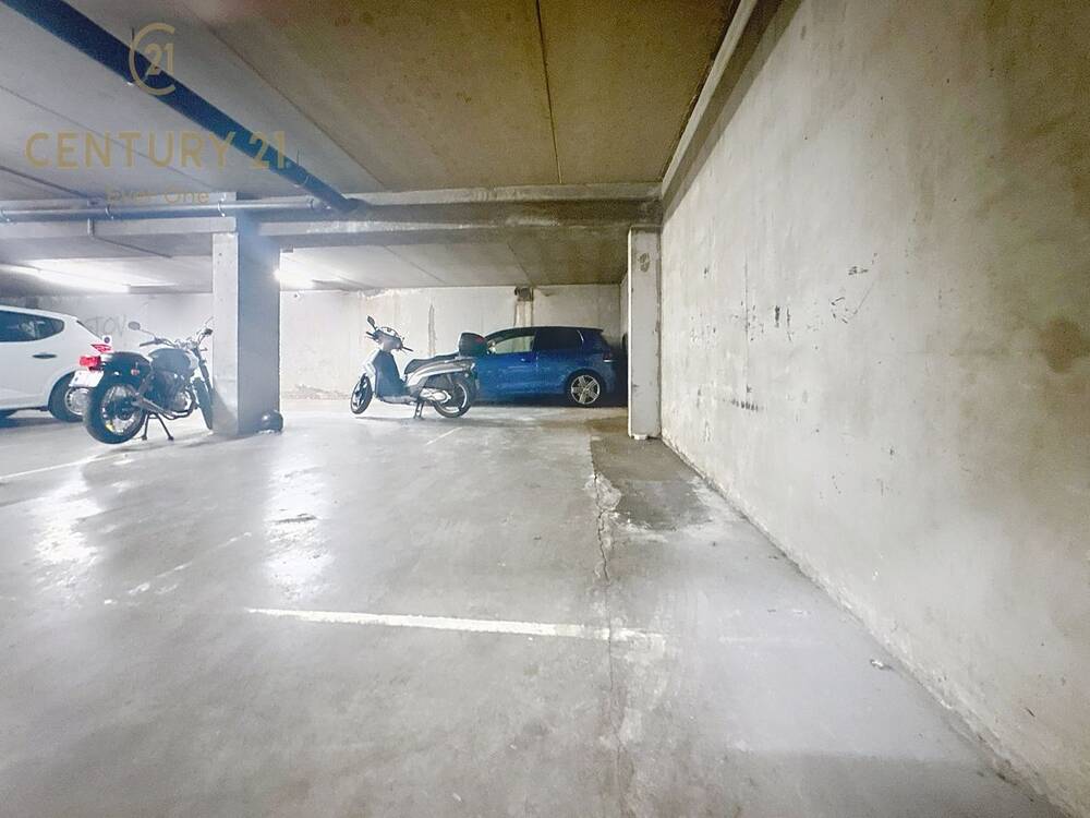Parking & garage te koop in Schaarbeek 1030 15000.00€ slaapkamers m² - Zoekertje 588422