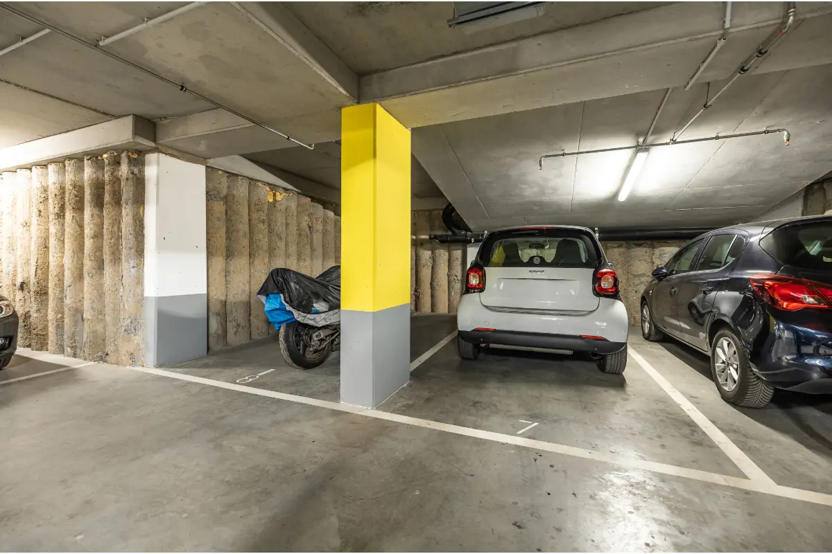 Parking te  huur in Elsene 1050 110.00€  slaapkamers m² - Zoekertje 588196