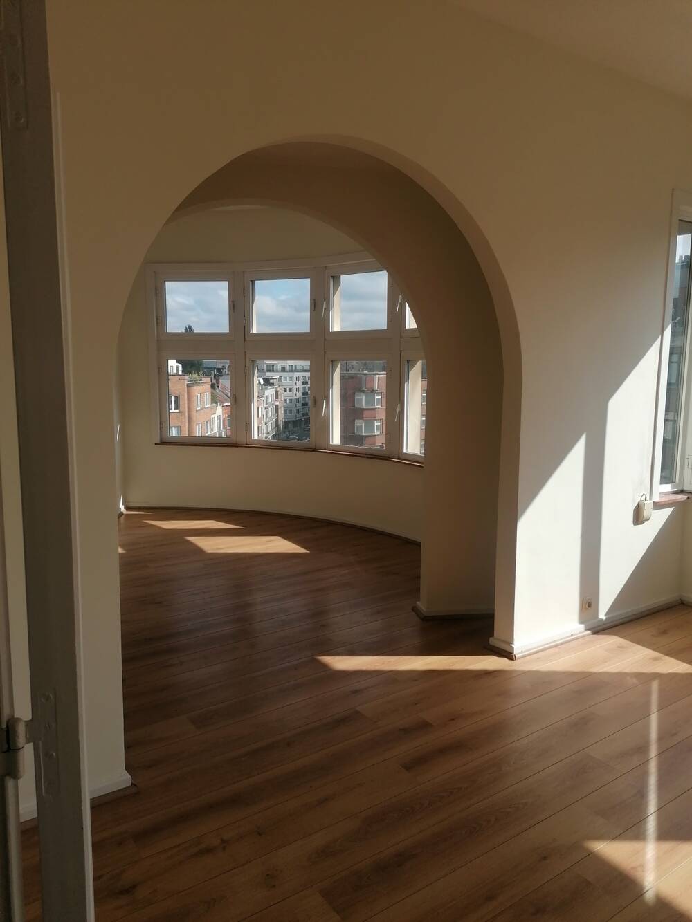 Appartement à louer à Molenbeek-Saint-Jean 1080 995.00€ 1 chambres 83.00m² - annonce 589298