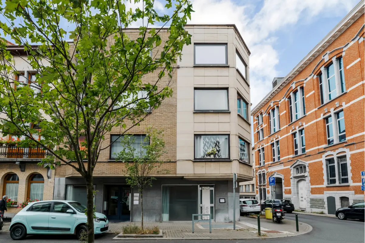 Handelszaak te  koop in Etterbeek 1040 400000.00€  slaapkamers 110.00m² - Zoekertje 589039