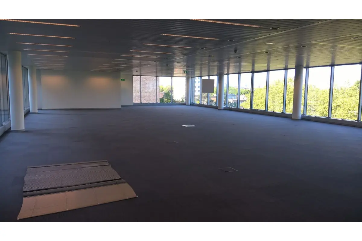 Handelszaak te  huur in Evere 1140 16630.00€  slaapkamers 1663.00m² - Zoekertje 588868