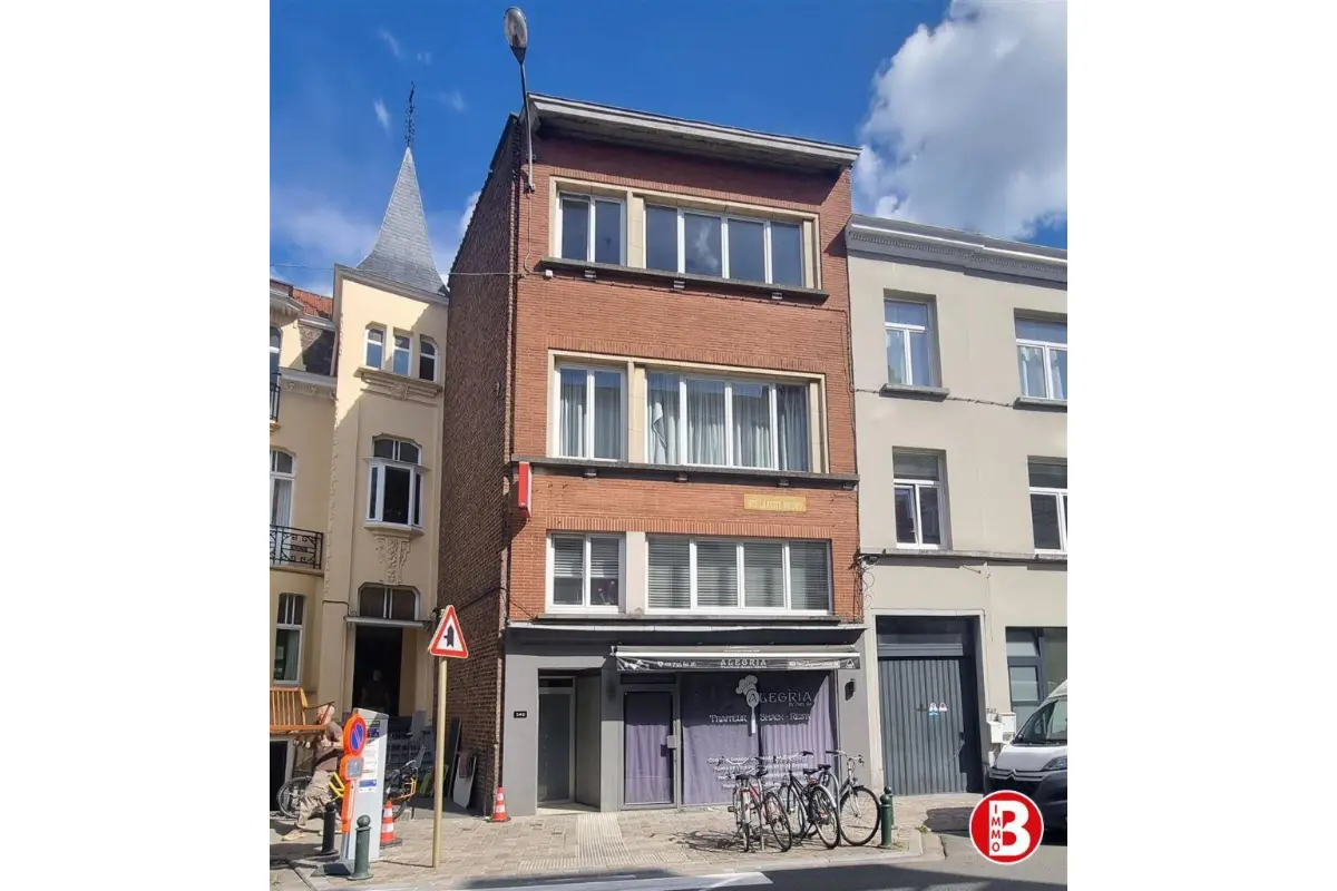 Handelszaak te  in Schaarbeek 1030 539000.00€ 2 slaapkamers 184.00m² - Zoekertje 588969