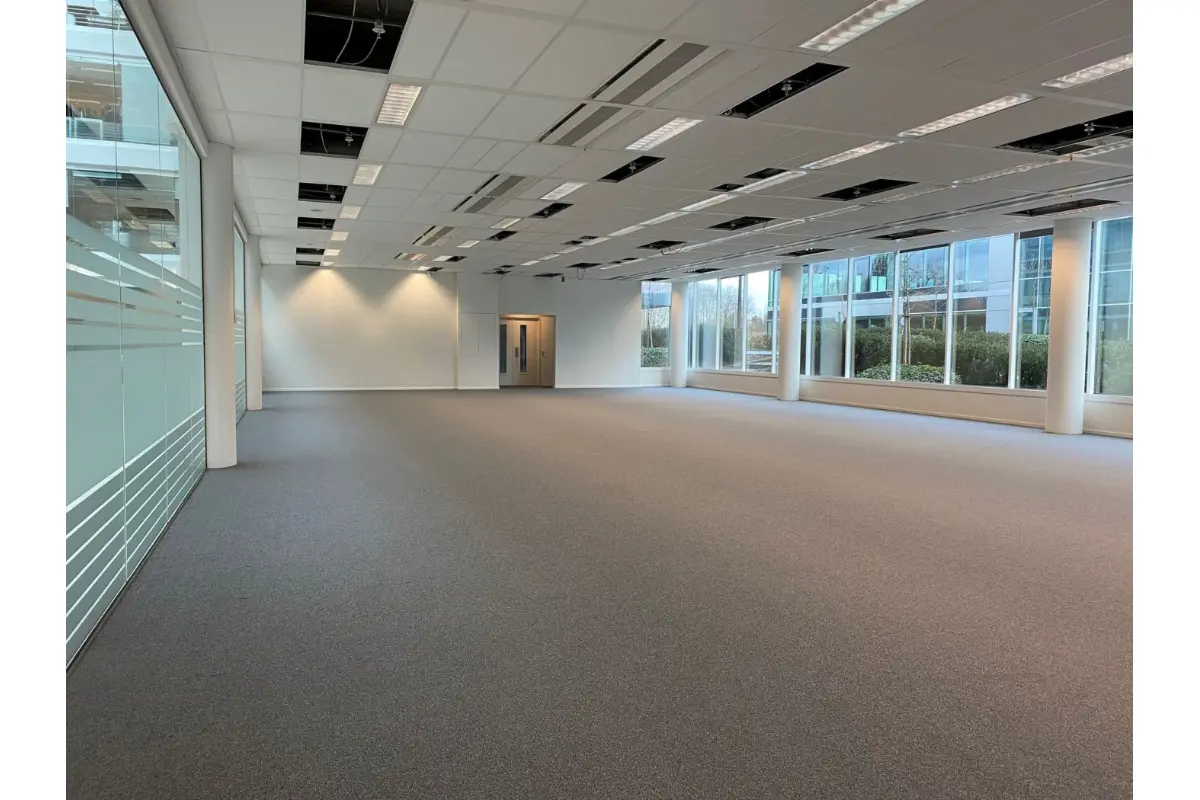 Commerce à louer à Haren 1130 9143.00€  chambres 844.00m² - annonce 590273