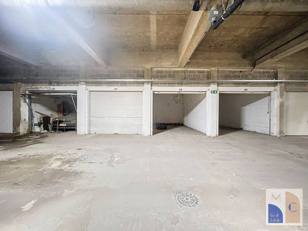 Box te  koop in Ukkel 1180 38000.00€  slaapkamers m² - Zoekertje 591851