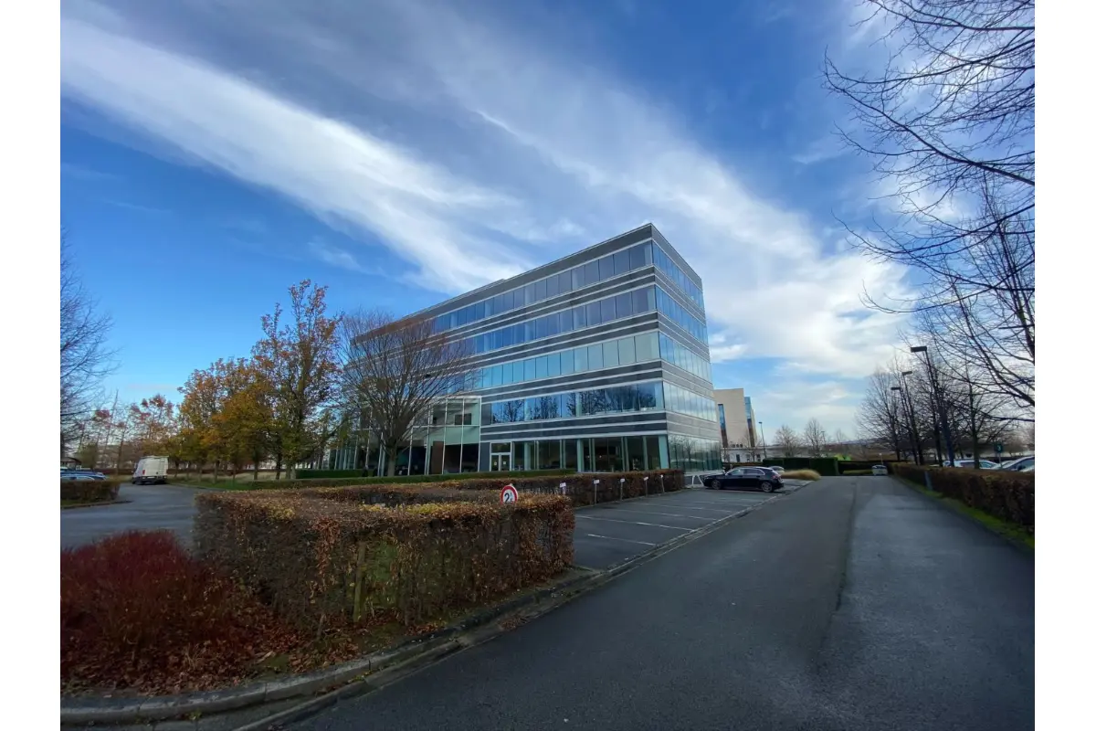 Commerce à louer à Haren 1130 10563.00€  chambres 975.00m² - annonce 591171