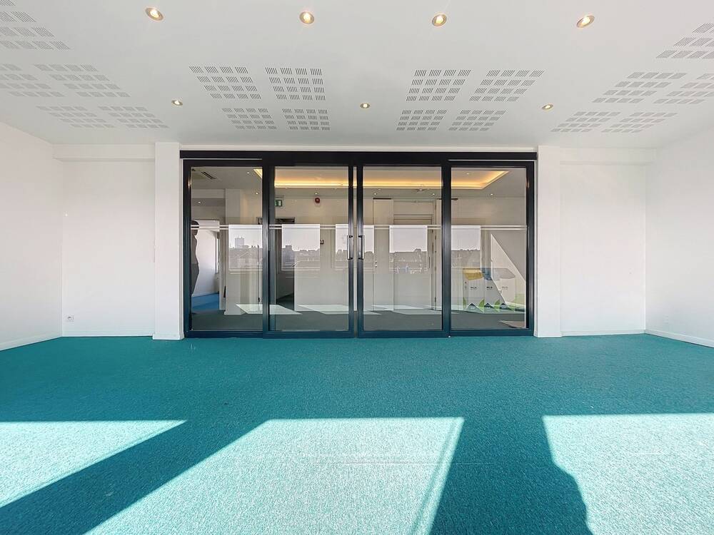 Handelszaak te huur in Sint-Gillis 1060 5200.00€ slaapkamers 180.00m² - Zoekertje 591444