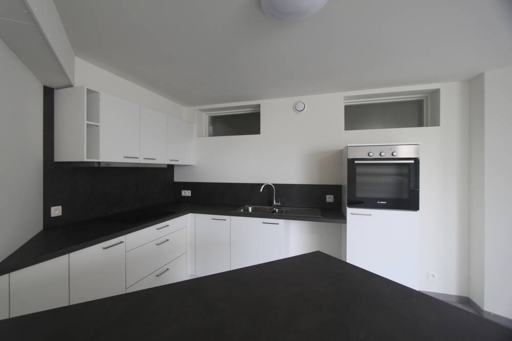 Rez-de-chaussée à louer à Bizet 7783 800.00€ 3 chambres 112.00m² - annonce 591461