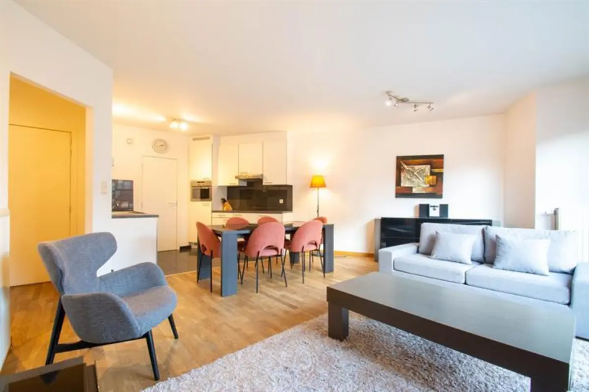 Rez-de-chaussée à louer à Auderghem 1160 1700.00€ 2 chambres 84.00m² - annonce 591575