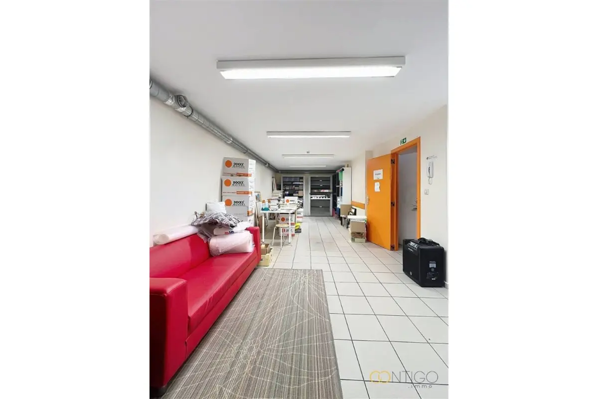 Handelszaak te  huur in Anderlecht 1070 2100.00€  slaapkamers 225.00m² - Zoekertje 649276