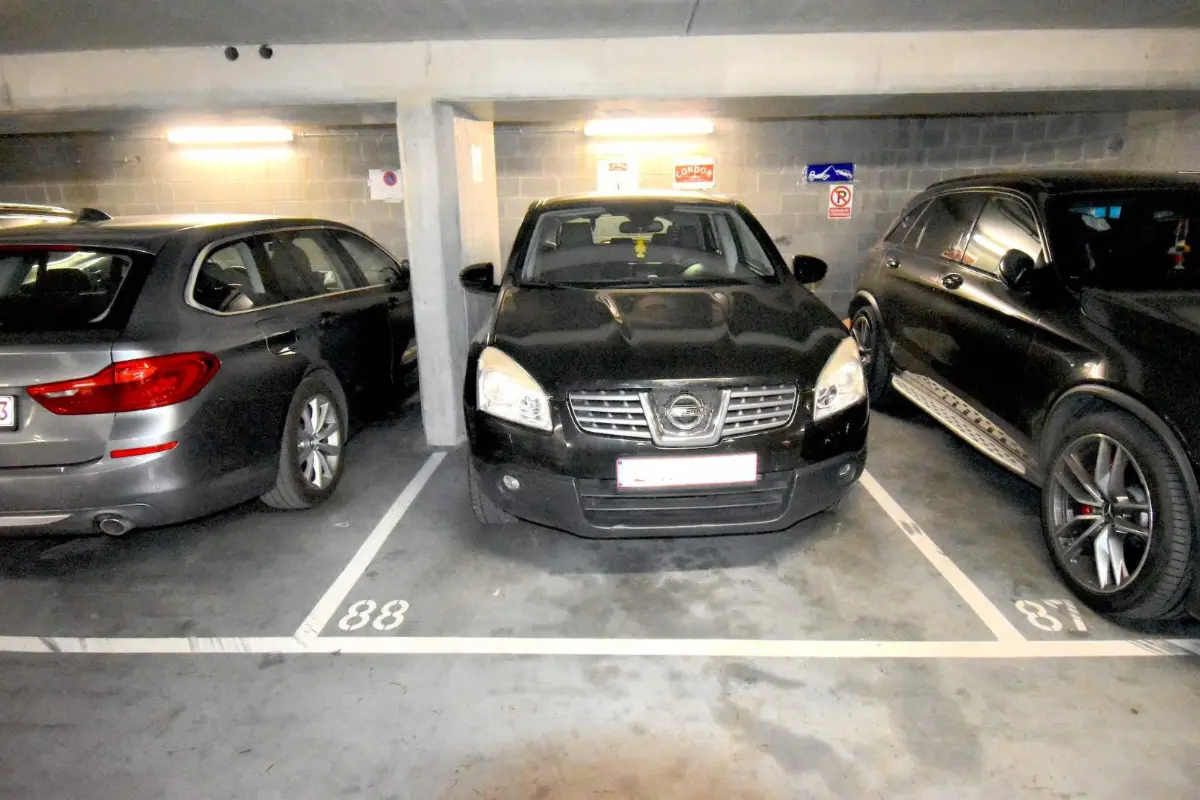 Parking / garage à vendre à Saint-Josse-ten-Noode 1210 28000.00€  chambres m² - annonce 592343