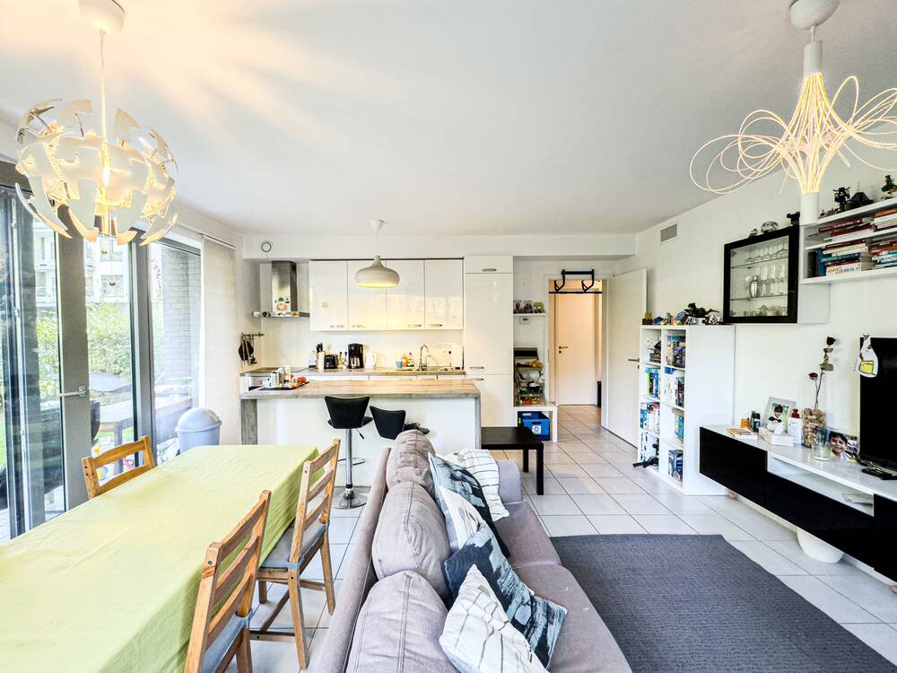Benedenverdieping te  koop in Sint-Jans-Molenbeek 1080 299000.00€ 2 slaapkamers 83.00m² - Zoekertje 592424