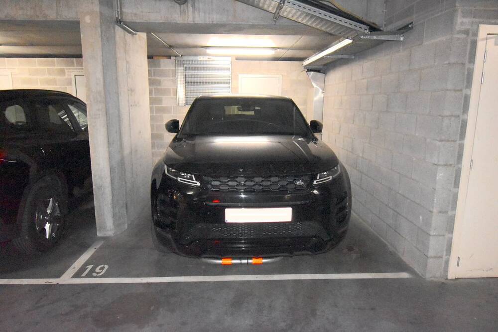 Parking & garage te  koop in Sint-Joost-ten-Node 1210 27500.00€  slaapkamers m² - Zoekertje 592333