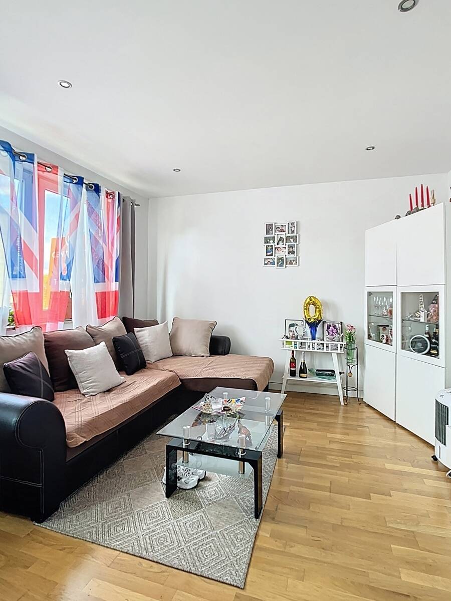 Mixgebouw te  koop in Anderlecht 1070 370000.00€ 2 slaapkamers 120.00m² - Zoekertje 593369