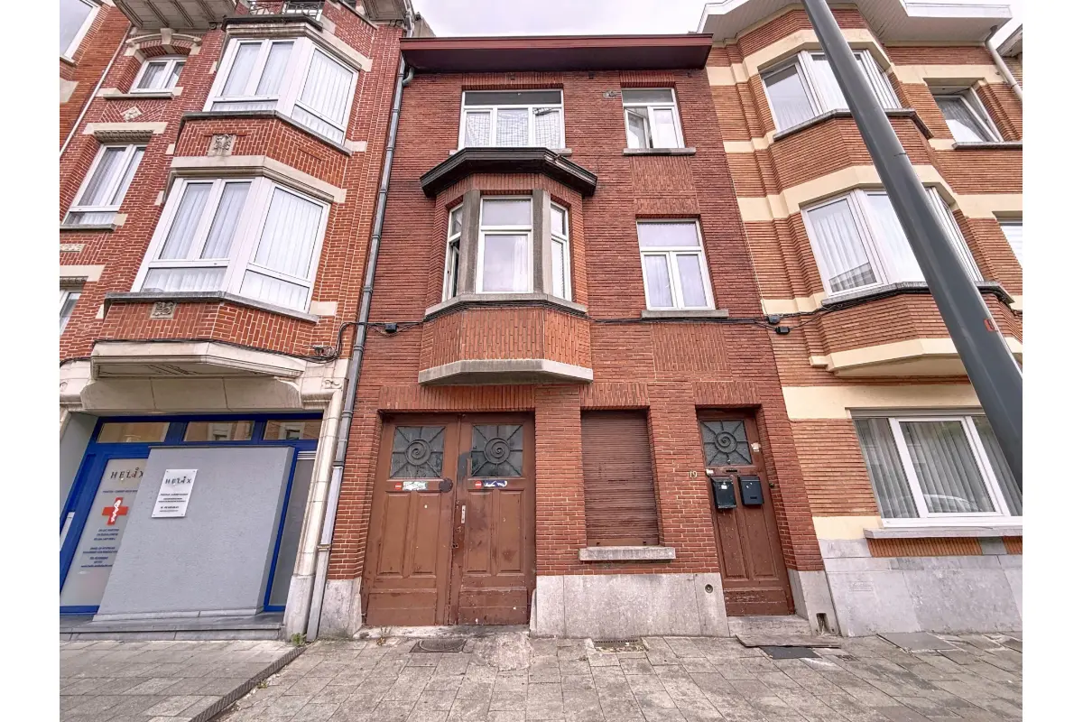 Mixgebouw te  koop in Anderlecht 1070 590000.00€ 5 slaapkamers m² - Zoekertje 593394