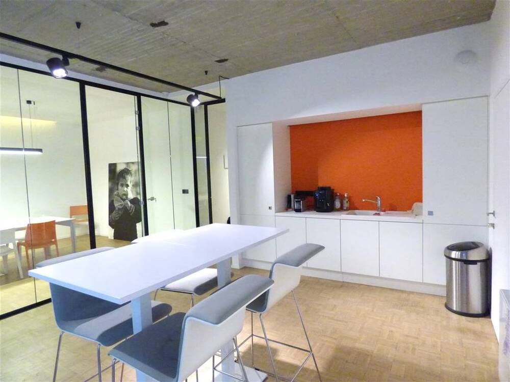 Handelszaak te huur in Elsene 1050 1500.00€ slaapkamers 105.00m² - Zoekertje 593772
