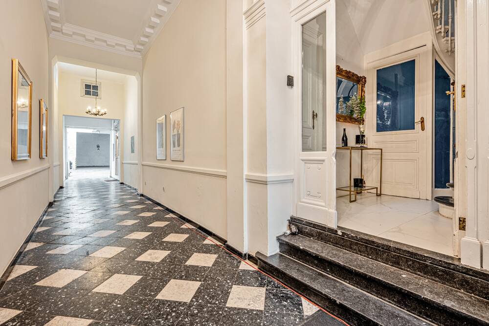 Huis te koop in Brussel 1000 1250000.00€ 6 slaapkamers 365.00m² - Zoekertje 594341