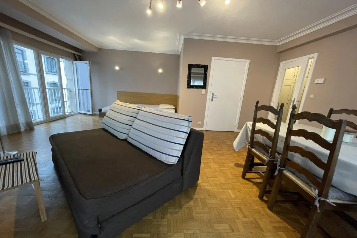 Studio te  koop in Sint-Gillis 1060 205000.00€ 1 slaapkamers 47.00m² - Zoekertje 595497