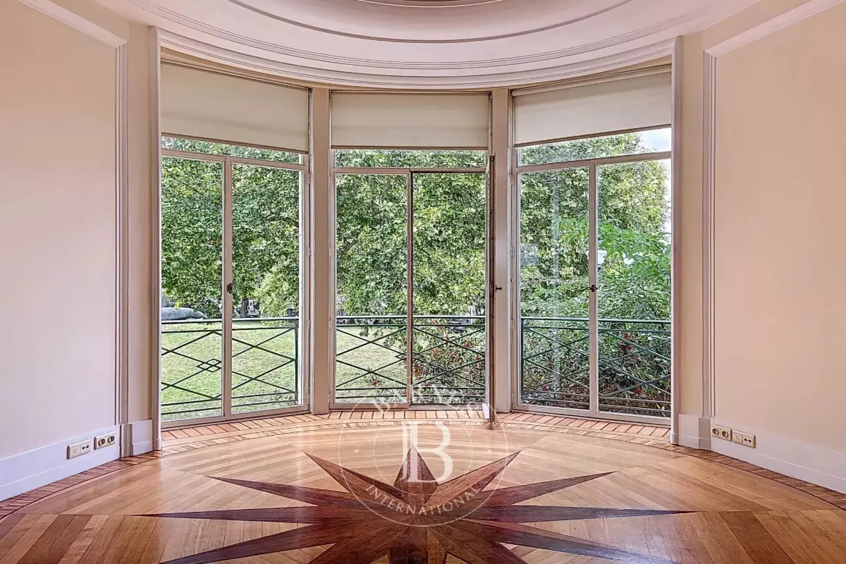 Commerce à louer à Ixelles 1050 3900.00€ 3 chambres 425.00m² - annonce 595315