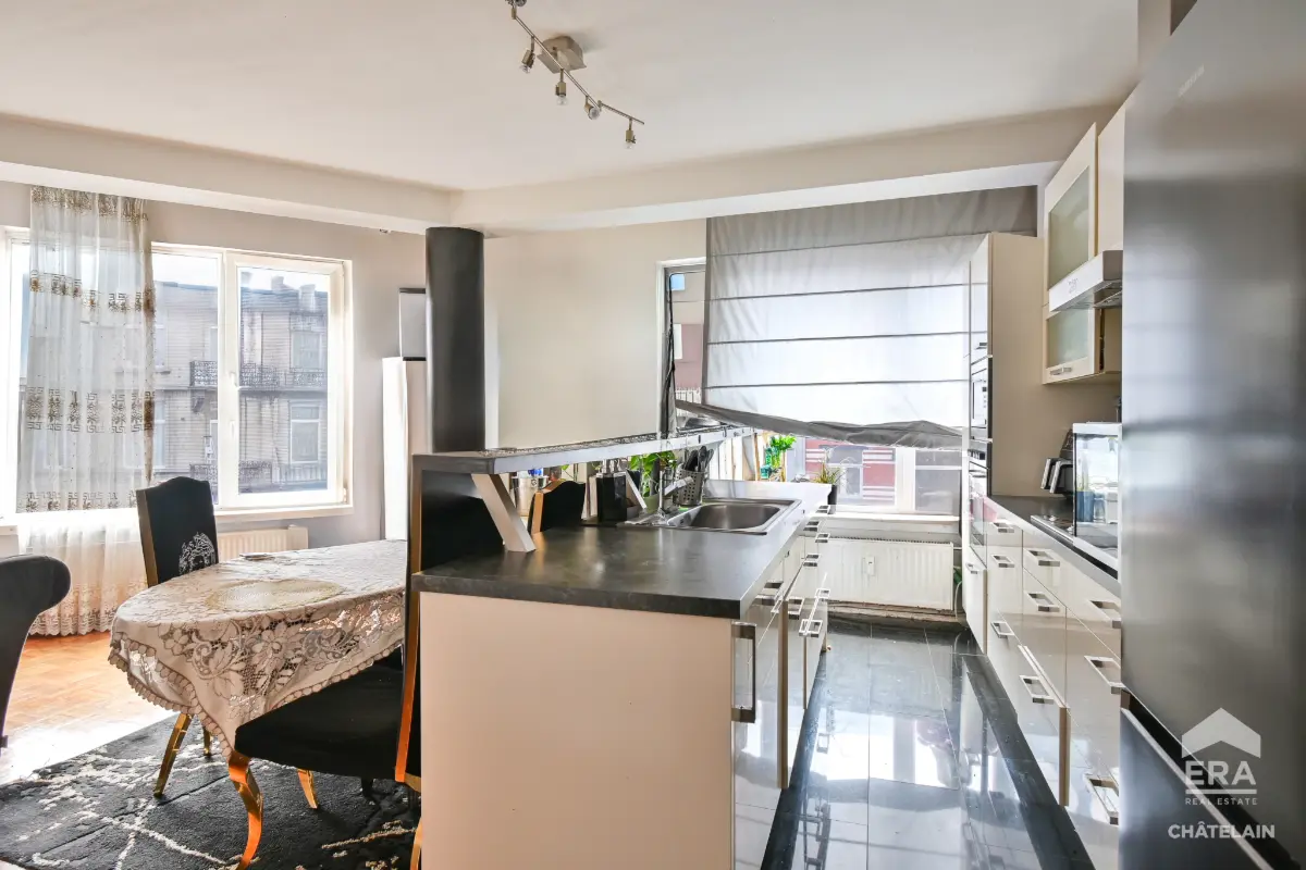 Appartement te  koop in Sint-Joost-ten-Node 1210 250000.00€ 2 slaapkamers 98.00m² - Zoekertje 595553