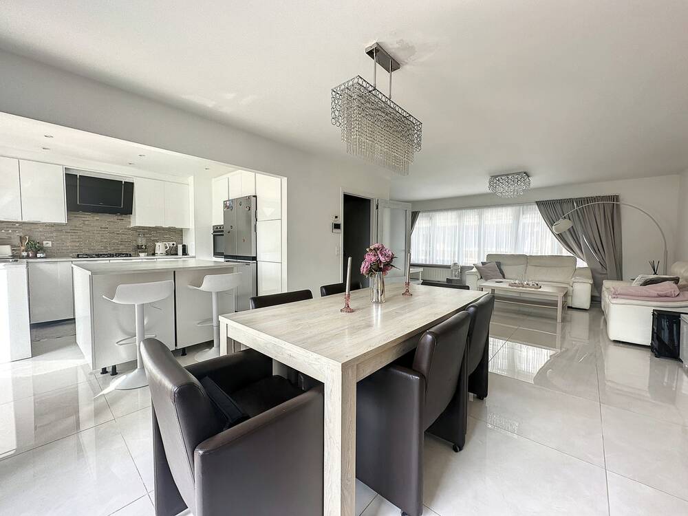 Maison à à Molenbeek-Saint-Jean 1080 695000.00€ 4 chambres 202.00m² - annonce 596110