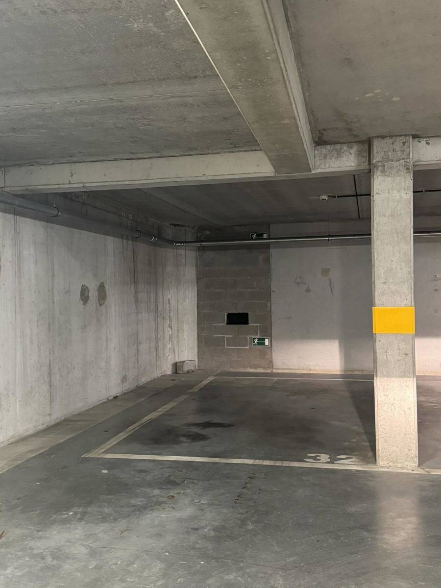 Parking à louer à Bruxelles 1000 110.00€ chambres m² - annonce 596337