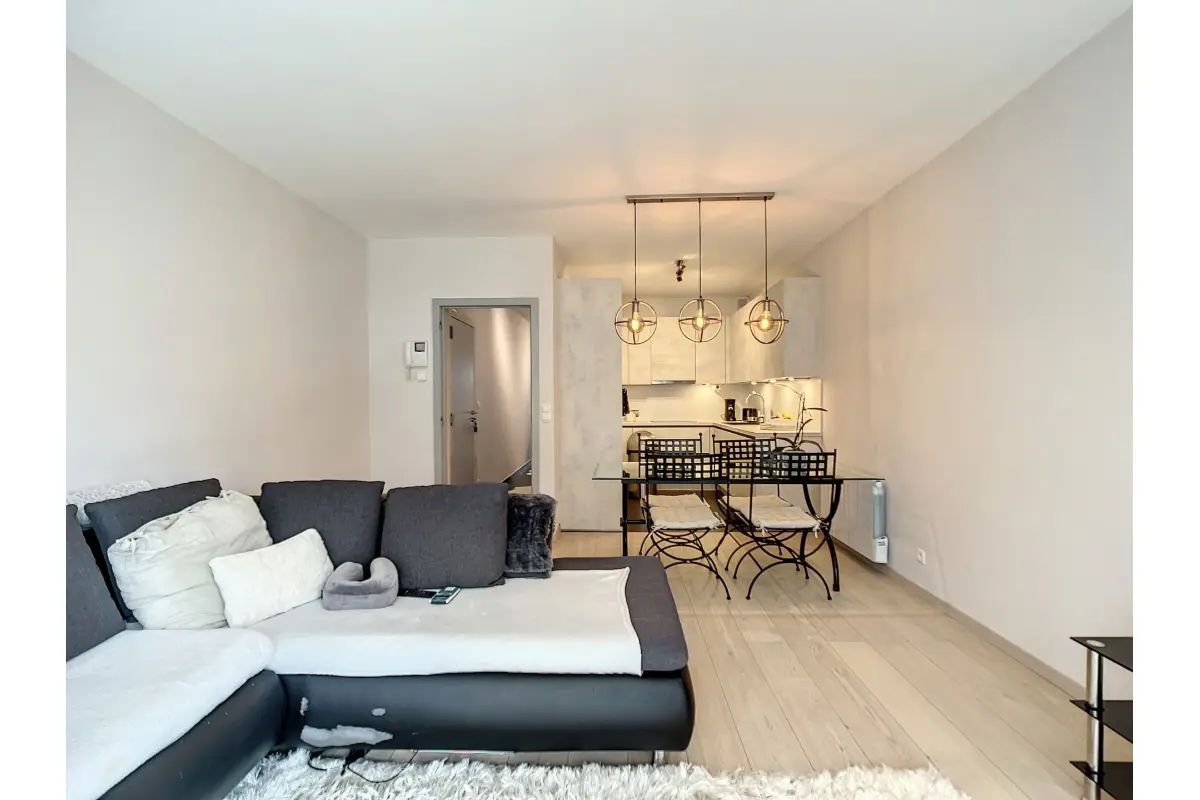 Benedenverdieping te  koop in Anderlecht 1070 285000.00€ 2 slaapkamers m² - Zoekertje 596024