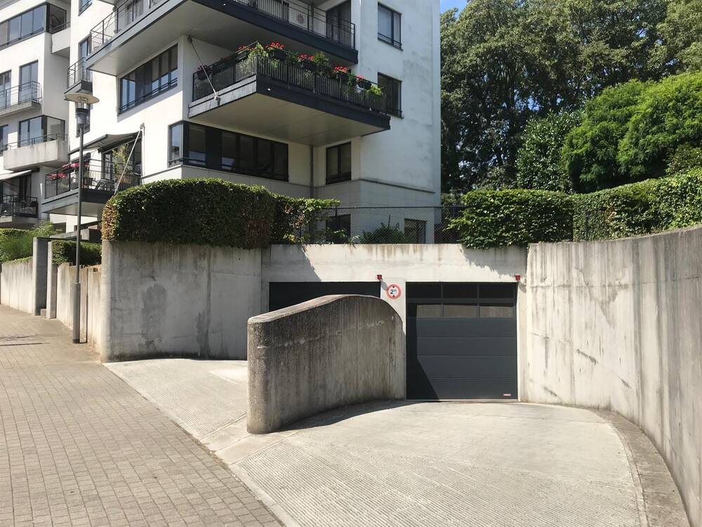 Parking te koop in Sint-Lambrechts-Woluwe 1200 24000.00€ slaapkamers m² - Zoekertje 597703