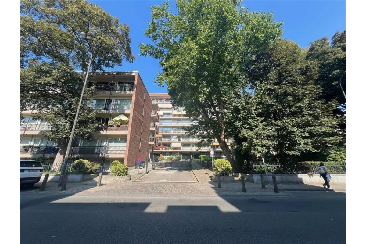 Parking te  in Schaarbeek 1030 30000.00€  slaapkamers m² - Zoekertje 597634