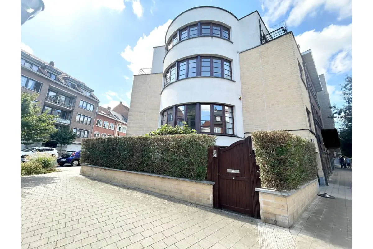 Huis te  huur in Sint-Lambrechts-Woluwe 1200 3500.00€ 4 slaapkamers 315.00m² - Zoekertje 598580