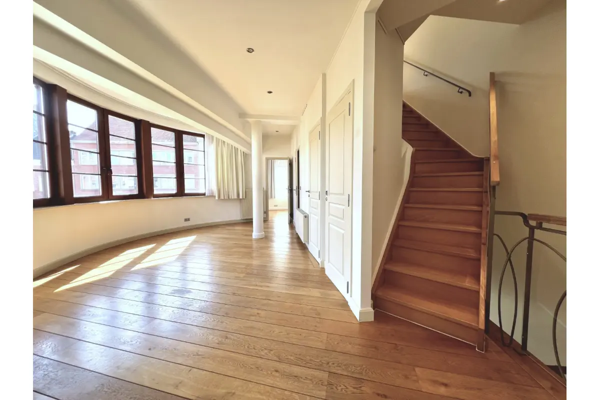 Huis te  huur in Sint-Lambrechts-Woluwe 1200 3500.00€ 4 slaapkamers 315.00m² - Zoekertje 598626