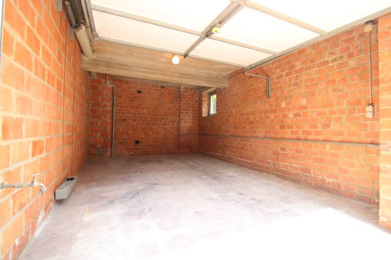 Box à louer à Forest 1190 145.00€ chambres m² - annonce 598595