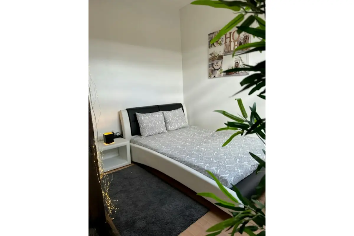 Mixgebouw te  huur in Elsene 1050 980.00€  slaapkamers m² - Zoekertje 600198