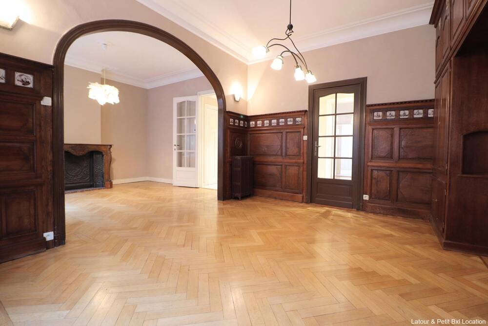 Appartement te huur in Etterbeek 1040 1550.00€ 3 slaapkamers 142.00m² - Zoekertje 600701