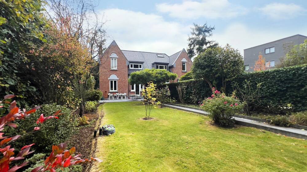 Huis te koop in Ukkel 1180 770000.00€ 2 slaapkamers 163.00m² - Zoekertje 601007