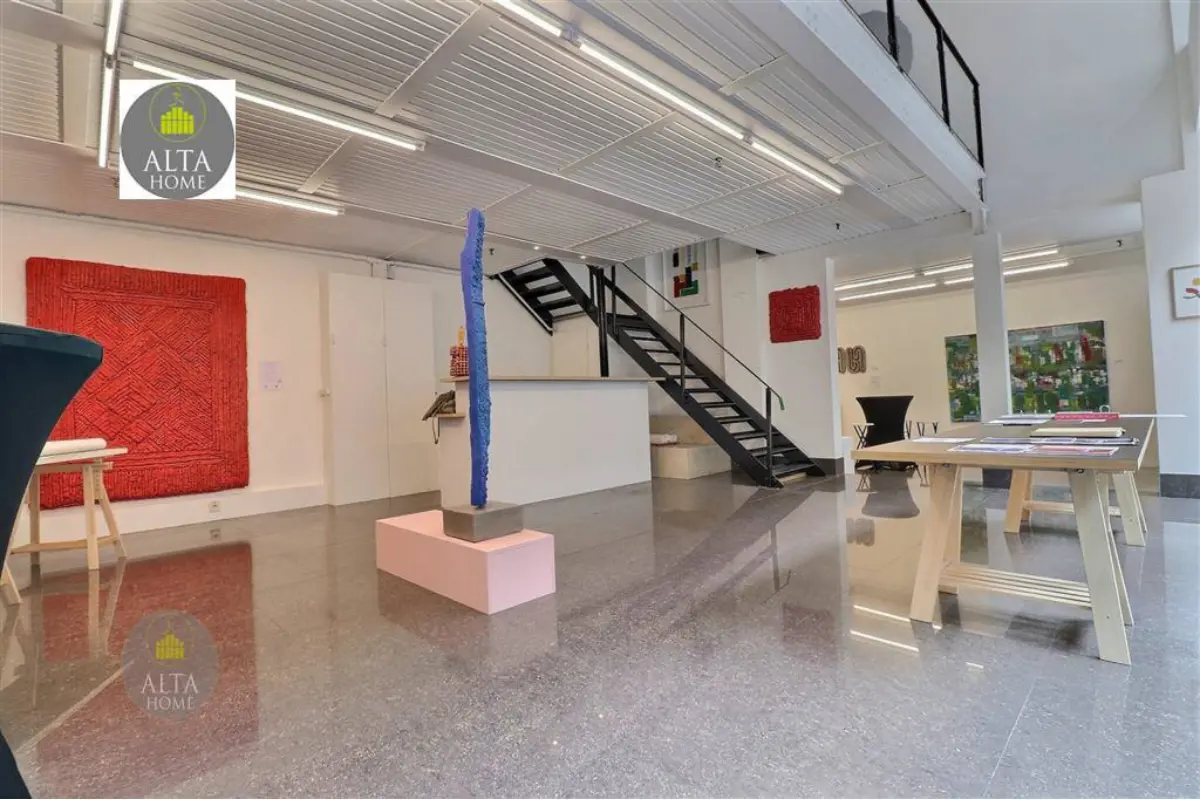 Commerce à  à Uccle 1180 3500.00€  chambres 220.00m² - annonce 601013