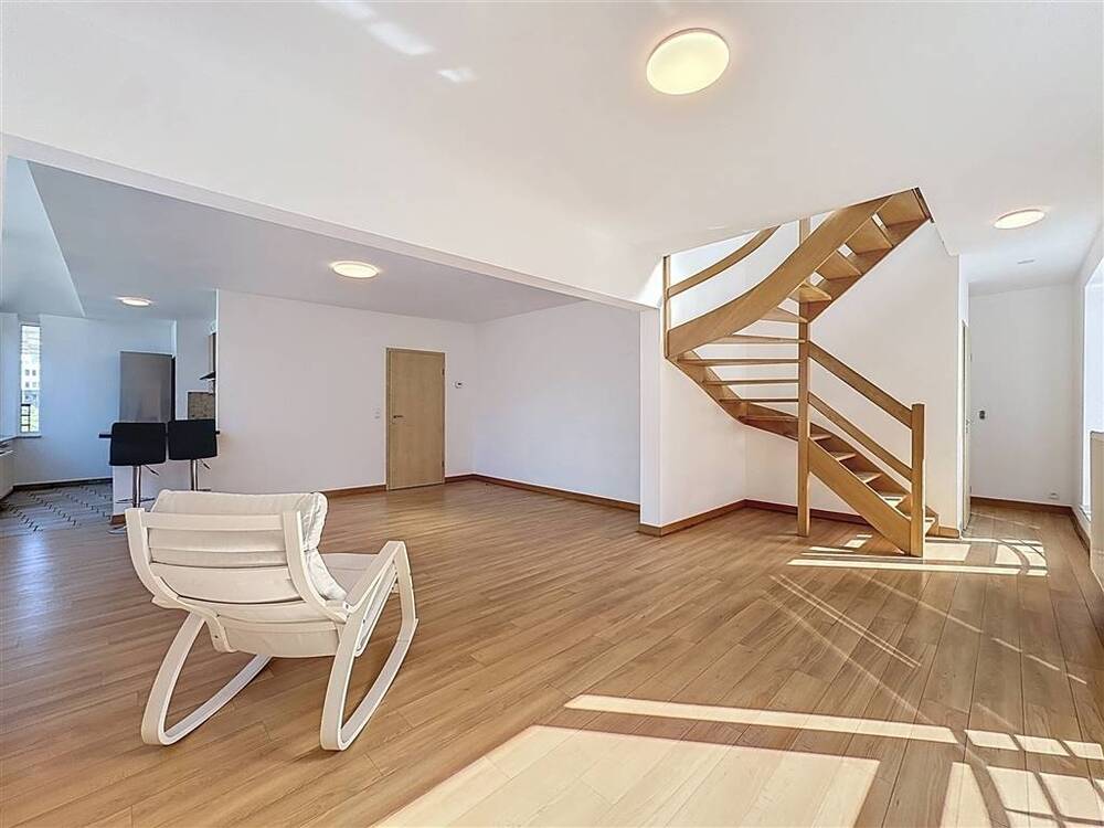 Duplex te  huur in Sint-Joost-ten-Node 1210 1400.00€ 2 slaapkamers 130.00m² - Zoekertje 601306