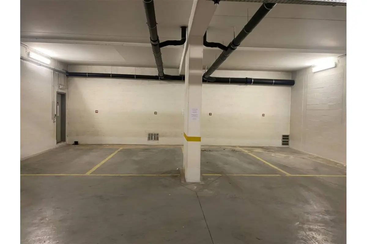 Box te  huur in Brussel 1000 160.00€  slaapkamers m² - Zoekertje 602491